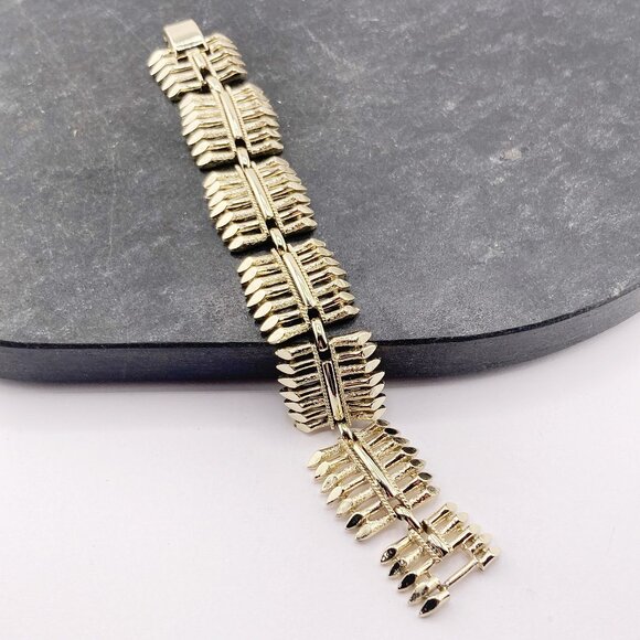 CORO PEGASUS Vintage light silvery gold tone metal picket fence link bracelet - Picture 5 of 10